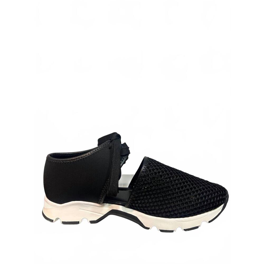 NEW ALL BLACK women's amazing mesh sneaker in black